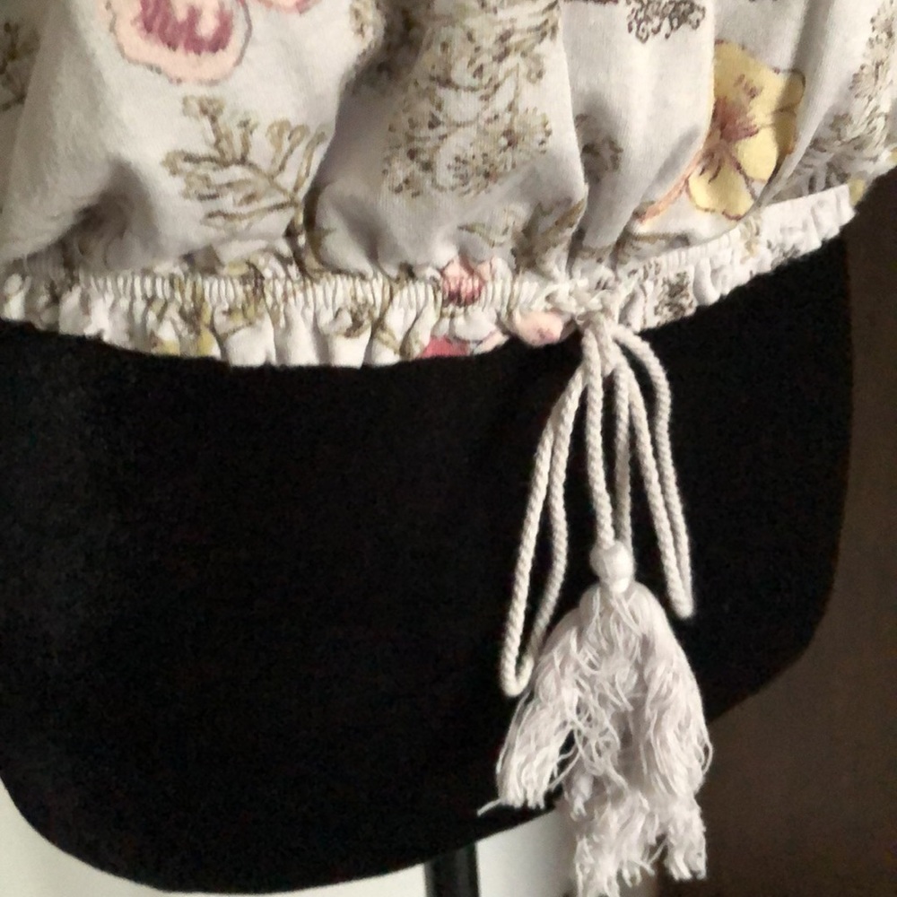 Floral top - Picture 3 of 5